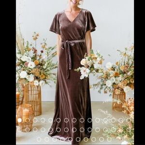 Revelry Reese Velvet Dress Womens Medium Brown Flutter Sleeve Maxi Glam Holiday
